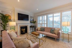 JOIVY Stunning 3 bed,2 bath house with roof terrace in Chelsea