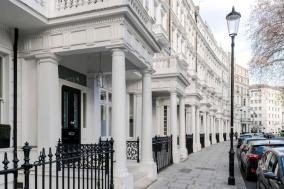 Large 3 bed, 2 bath in South Ken / Earls Court