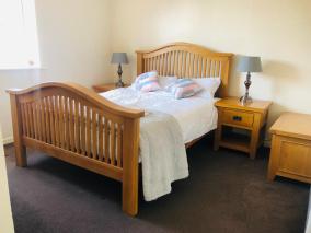 2 Bedroom, Near Station, Fast WI-FI, Free Parking!