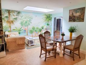 Spacious refurbished flat with a garden near tube, train, Thames and the city center