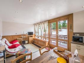 Appartement renove, ski au pied, en plein centre de Courchevel Moriond - FR-1-563-59