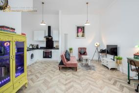 Entire 2 Bed Flat Plaistow,Canning town Prime Location in London