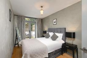 PenthouseStays nr Notting Hill - Luxury 2 Bedroom King Bed Apartment - near Portobello Road