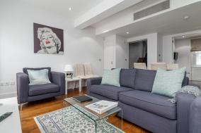 A Stunning Three Bedroom Home in Mayfair