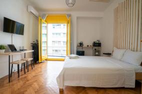 Bright Studio with Cismigiu Park view