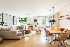 Slick apartment In Quaint Battersea Square