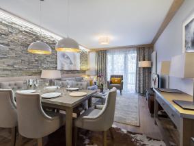 Appartement moderne a Courchevel Village, pres des commerces et pistes, parking et salle de fitness inclus - FR-1-562-38