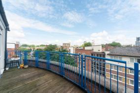 Lovely Penthouse Near Canary Wharf