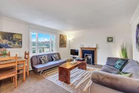 Chic One Bedroom Chelsea Apartment