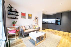 Modern and cosy studio flat in North London