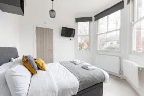 The Anson  - Conveniently Located Sweet Space Near Transportation Stations