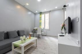L32 Mozart 2 Bedrooms, Ac, wifi, 10 mins beach