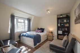 Pass the Keys Comfy flat by Oval Cricket Club