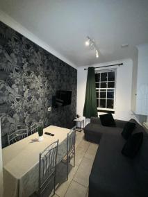 3 BedRoom Flat*5 Min walk to Kings cross. Netflix