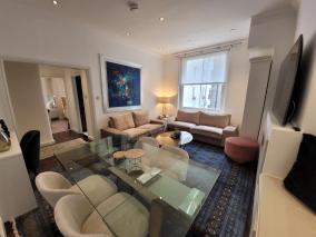 Beautiful Flat in a central London brick building