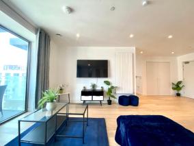 MD Apartments : Stunning 2 Bedroom 2 Bath Apartment - Royal Docks