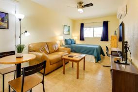 Henderson Studio with Patio Close to Parks and Trails