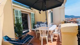 "Studio ensoleille a deux pas des plages avec terrasse privee !"