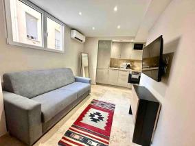 Appartement cosy: 2 min train, 10 min plage, clim