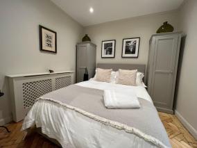 Luxury London English Charm