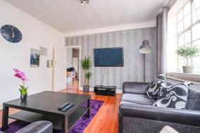 Classic Marble Arch Apartment