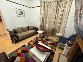 4 Double Bed Family Home 15 mins from Central Ldn