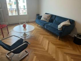 Spacieux logement bourgeois, lumineux et central