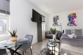 Studio Apt, 8 Min Walk From Tube 3