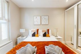 Charming Two-Bedroom Apartment in Kensington