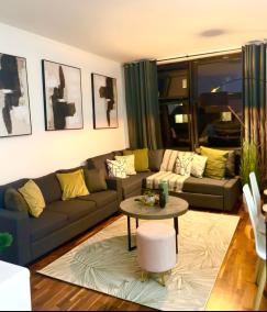 Spacious One Bed Apartment Near Canary Wharf with SofaBed