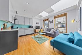 Piccadilly,StJames,Mayfair in heart of London HY17