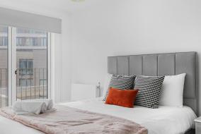 Stunning 5 bedroom house inside Olympic Park