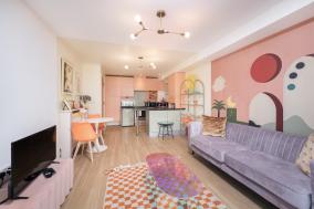Vibrant 1BR flat in Greenwich