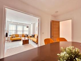 Stunning Spacious B.Apt. Slps.4