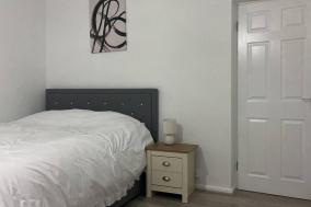 Chic City Retreat Immaculate 2 Bed Oasis in London