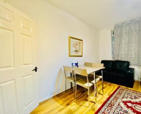 Ground floor flat in Bayswater central London