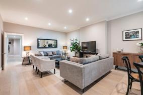 Hampstead Garden Flat-Hosted by Sweetstay