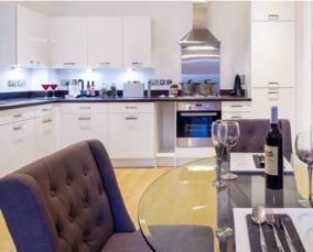 2 Bed Serviced Apt With Patio, South Kensington