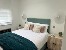 Gorgeous newly refurbished 2 bedroom apartment in London