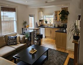 Cosy 2 bed Earlsfield Pad