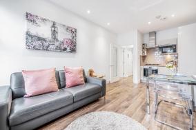 Bright & Modern 2-Bed Notting Hill Apartment