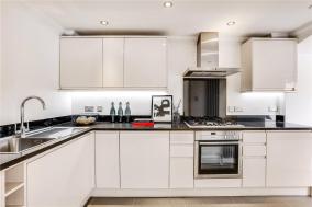 Mayfair Pied de Tier sleeps 6ppl