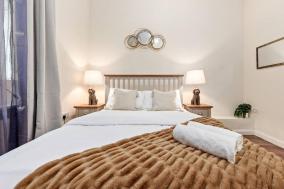 Two bedroom with patio 5 min from Hyde Park ED4