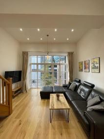 Stunning 3BD Maisonette wBalcony - Old Street!