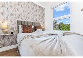 Energizing Getaway: Newly Renovated 2 BR Flat