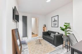 Stylish 2 Bed Garden Flat in Zone 1 Central London