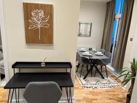 Superb Location 2 Bed Flat in Kensington