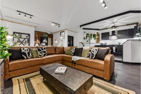 Trendy, Arty, 3BR in Heart of Hipster Hackney!