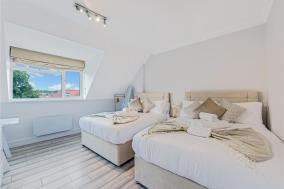 Sweet and Lovely 2BR with Free Parking