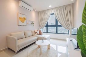Enchanted Stays near MRT AEON Sunway Velocity Mall